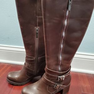 UGG Size 7 Brown High Heeled Boots